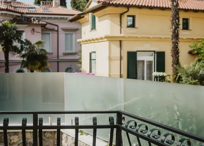 Andreja, Center * أوباتيا