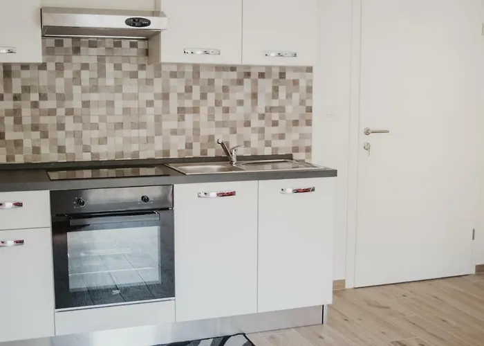 Andreja, Center * أوباتيا